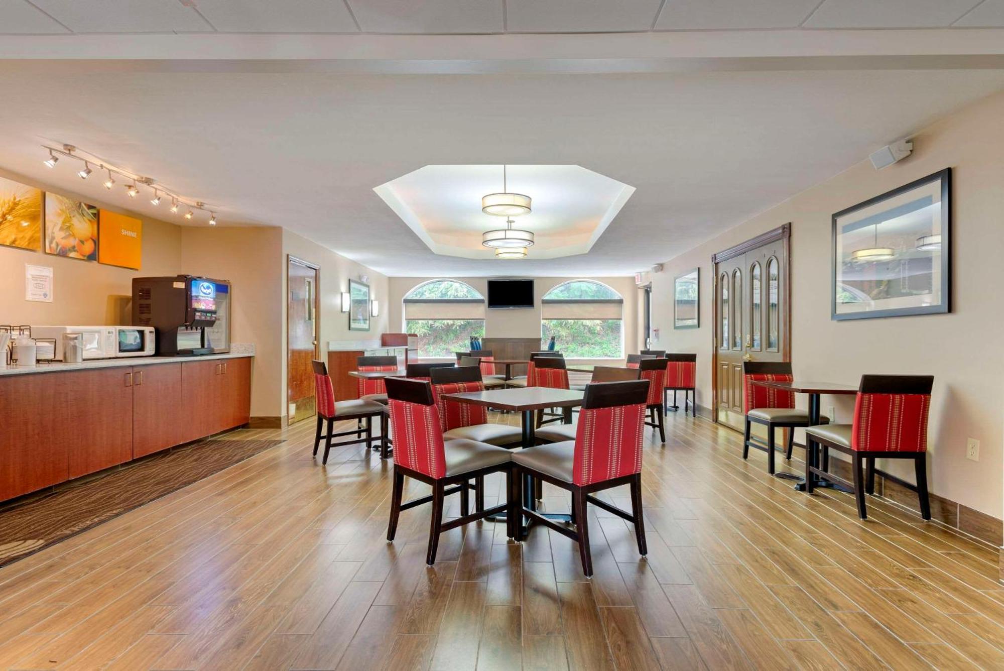 Comfort Inn & Suites Wilkes Barre - Arena Luaran gambar